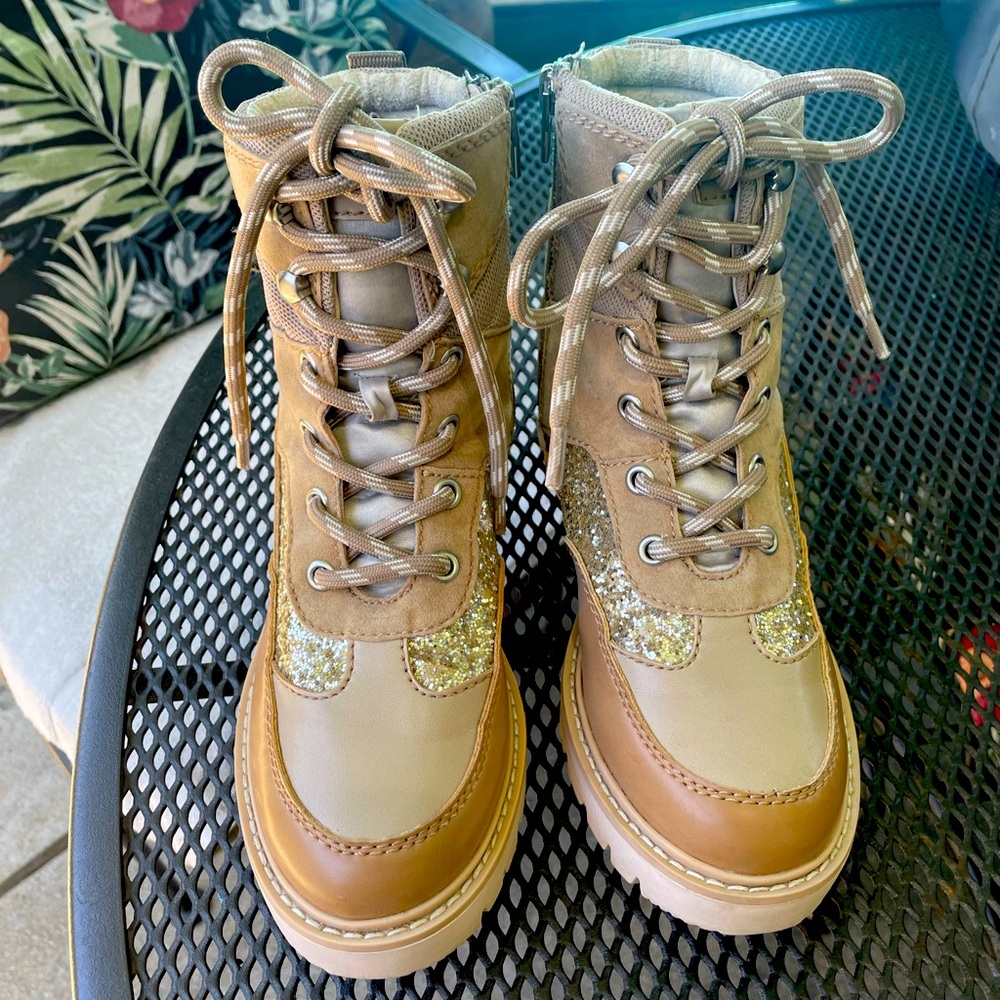 NWOT Dolce Vita Pryor Hiking Boots Women's Size 7 M Cafe Tan  7363